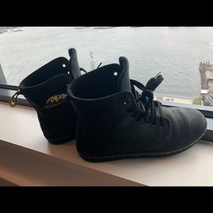 VGU- Dr. Martens SHOREDITCH GREASY 🍂🤘⚡️